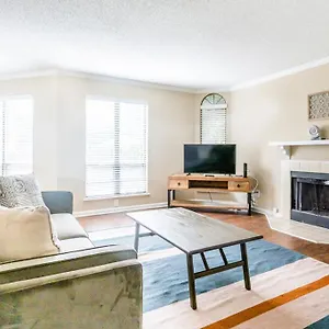 Viagem - - Cozy 1br W/gym+pool+parking Apartment